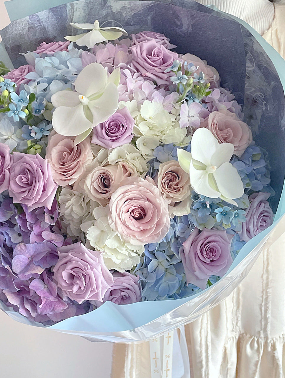 繡球花束，曼塔玫瑰花束，淡紫玫瑰花束