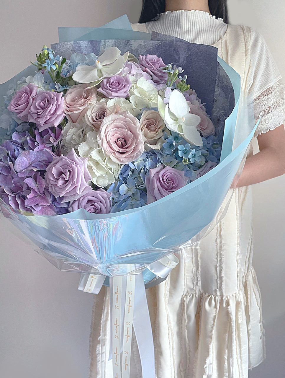 繡球花束, 紫玫瑰花束