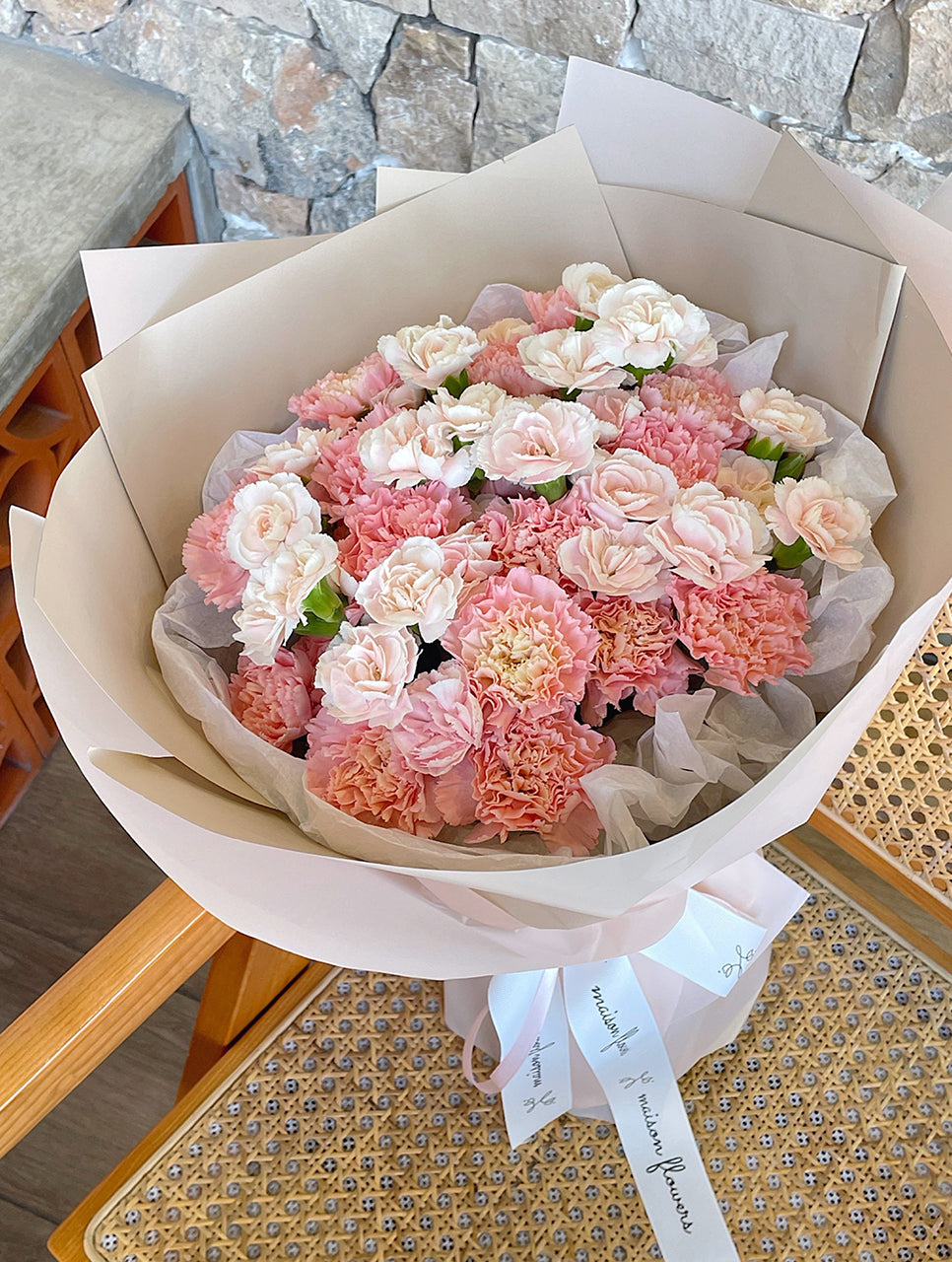 櫻花粉康乃馨母親節花束